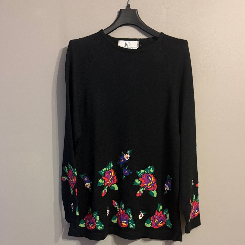 Vintage Nancy Johnson Sweater. Floral Appliquéd.  Wool blend. Size 12.
